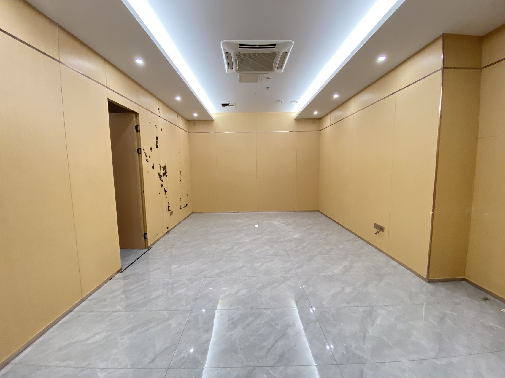 西乡整层900㎡现成直播工作室出租